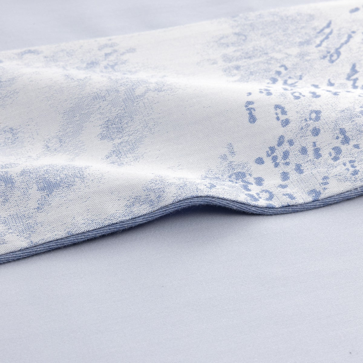 An image of Yves Delorme Ecumes Flat Sheet