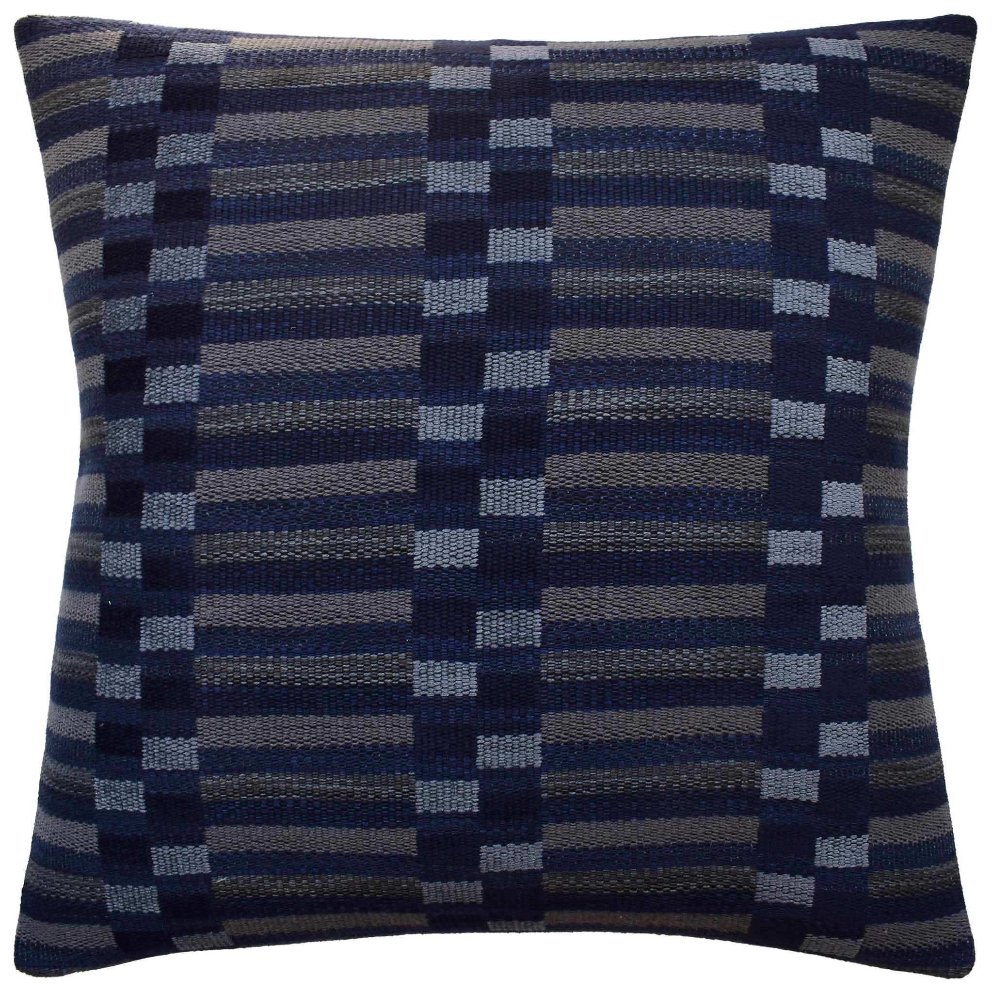 Ryan Studio Bahia Blanca 22" Decorative Pillow