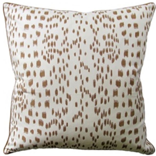 An image of Ryan Studio Les Touches 22" Decorative Pillow