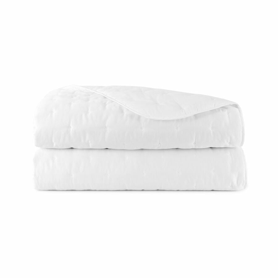 An image of Yves Delorme Triomphe Quilted Coverlet