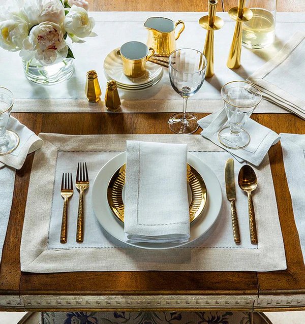 An image of Sferra Filetto Napkins - Set of 4
