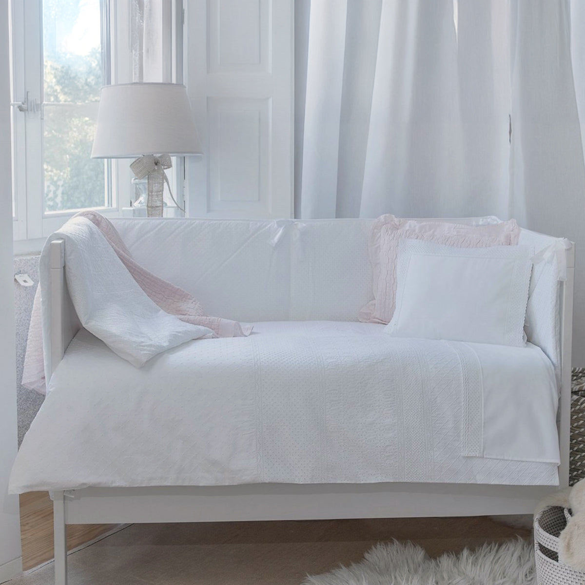 An image of Bovi Unique Crib Bumper