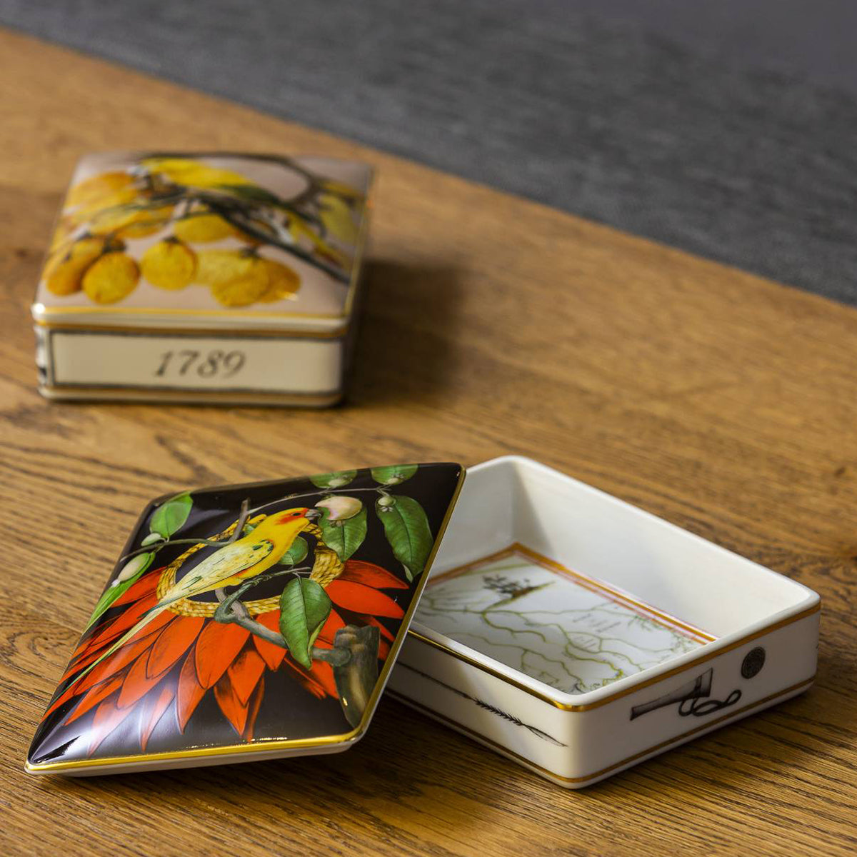 Vista Alegre Amazonia Card Box Lighter