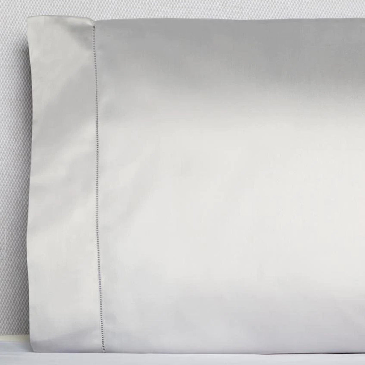 An image of Sferra Fiona Pillowcase Pair