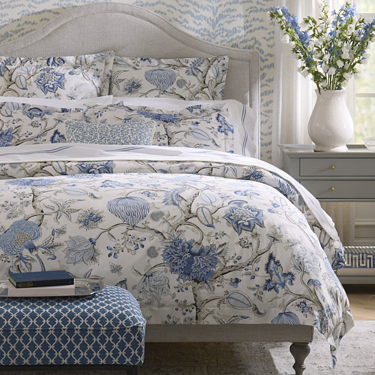 An image of Sferra Pondicherry Duvet Cover
