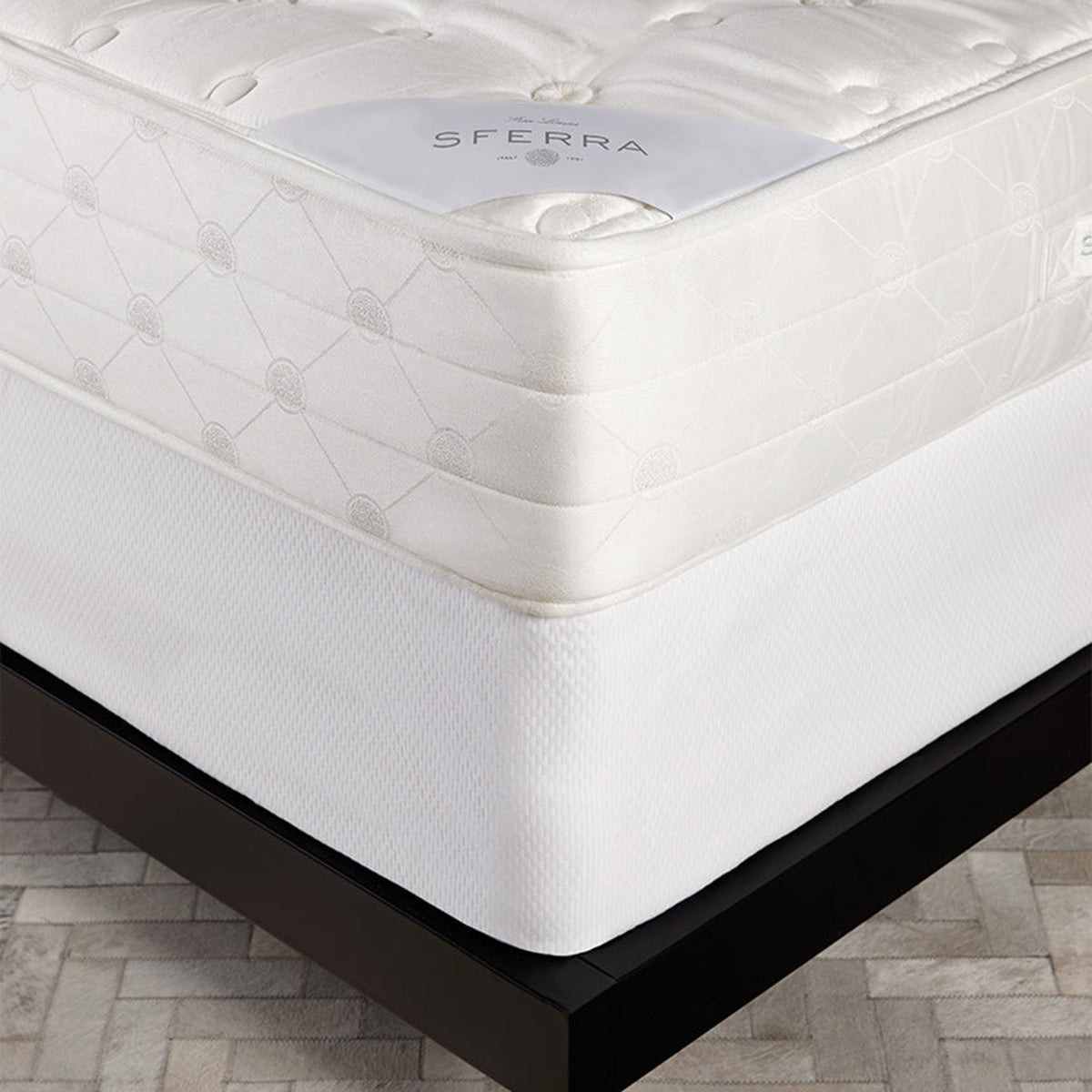 Sferra Perrio Box Spring Cover