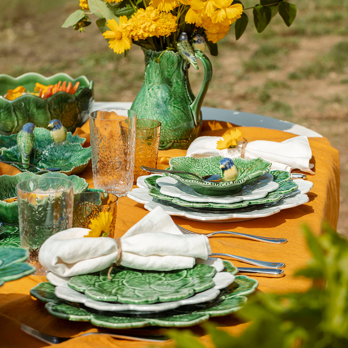 Bordallo Pinheiro Geranium Dinner Plate