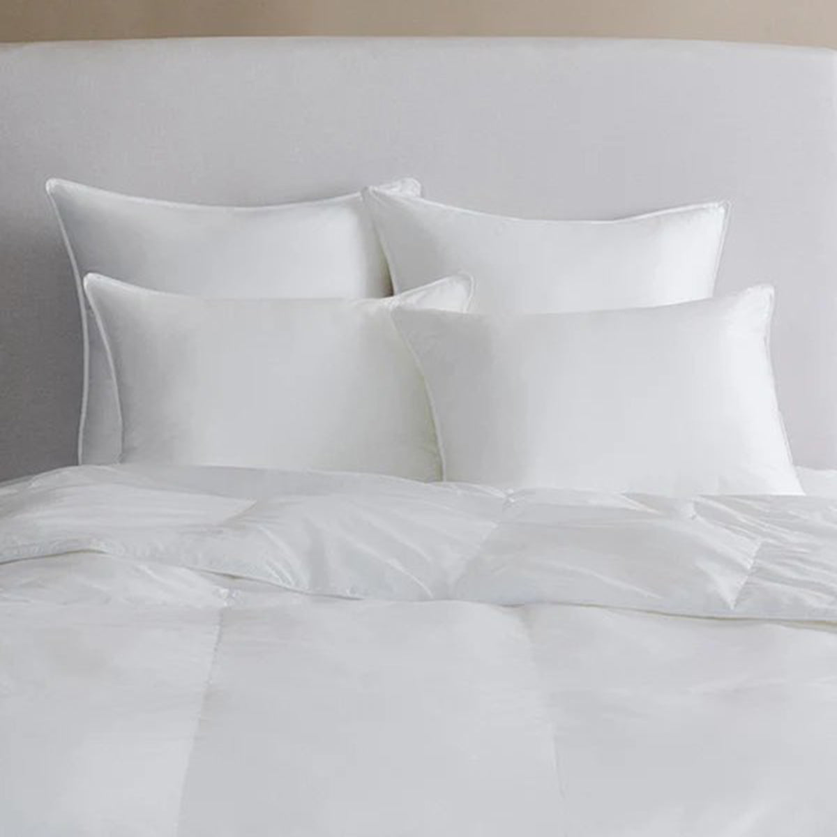 An image of Sferra Arcadia Duvet Blanket