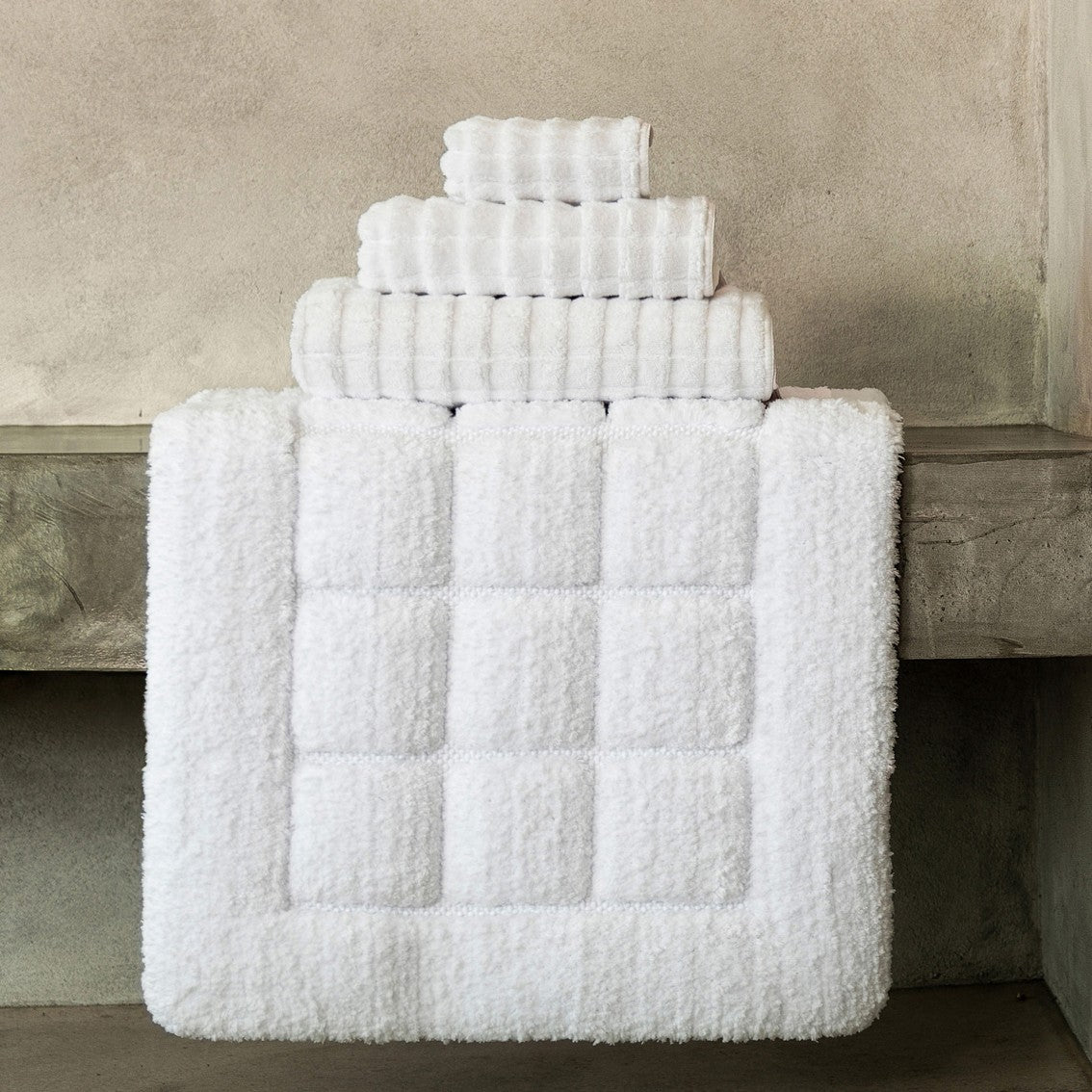 An image of Graccioza Heaven Bath Towel