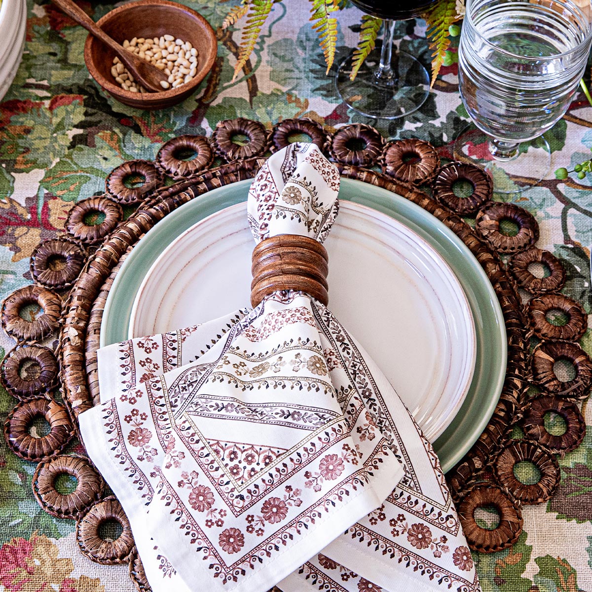An image of Juliska Villa Seville Set of 4 Stripe Napkins