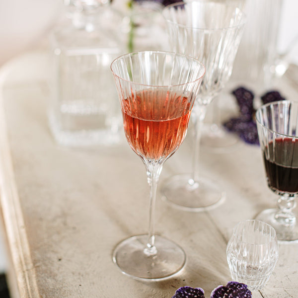 An image of Vietri Natalia Wine Glass
