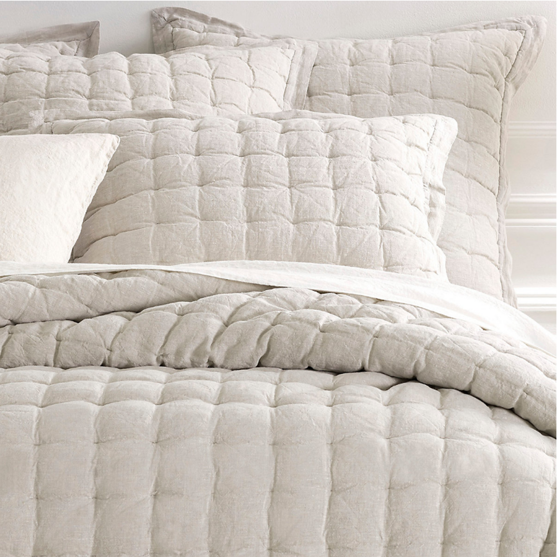 An image of Pine Cone Hill Lush Linen Puff Sham