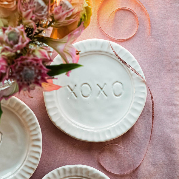 Vietri Pietra Serena XOXO Plate