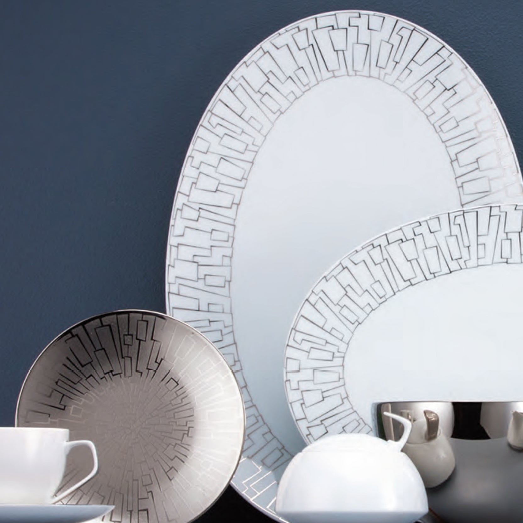 An image of Rosenthal TAC 02 Skin Oval Platter