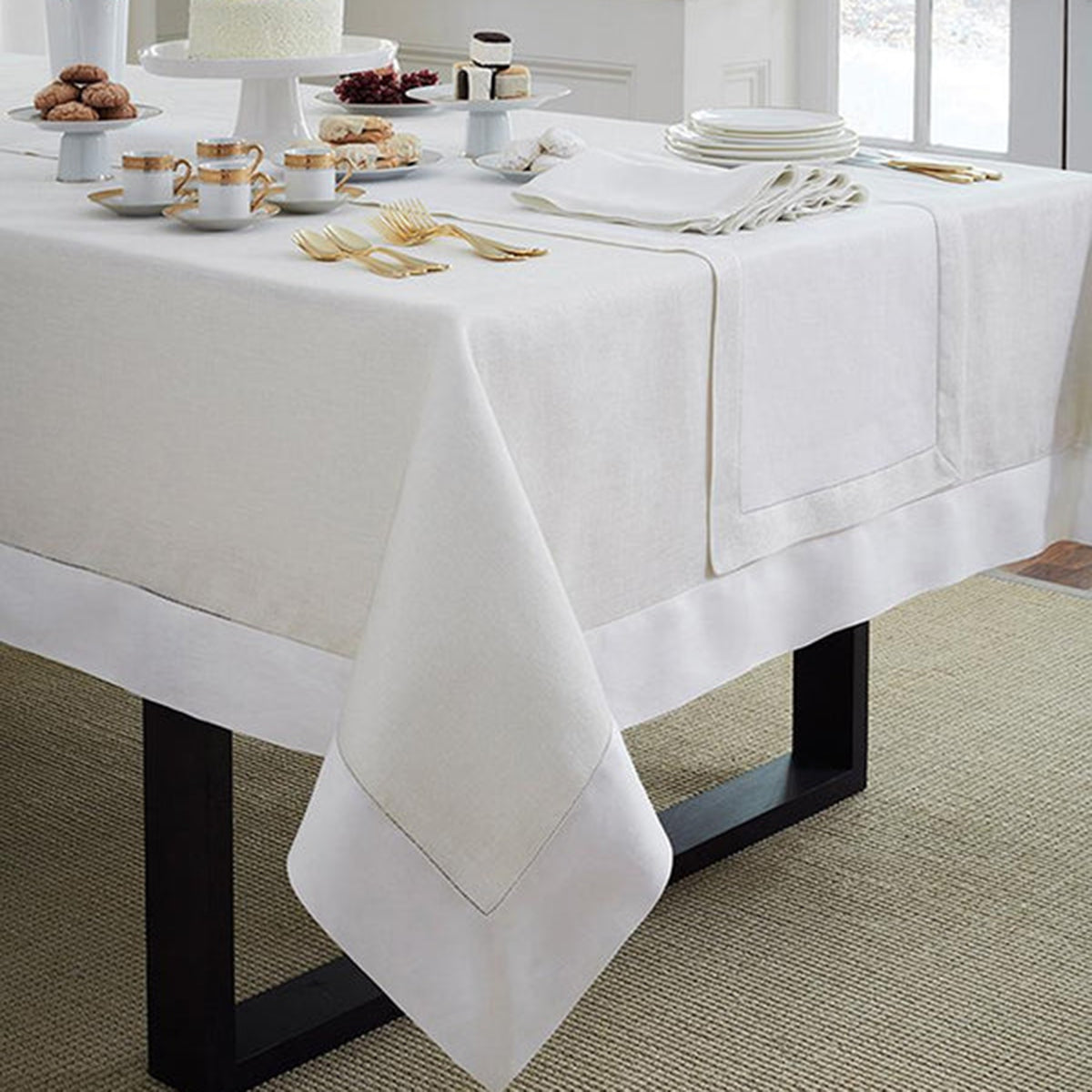 Sferra Reece Tablecloth