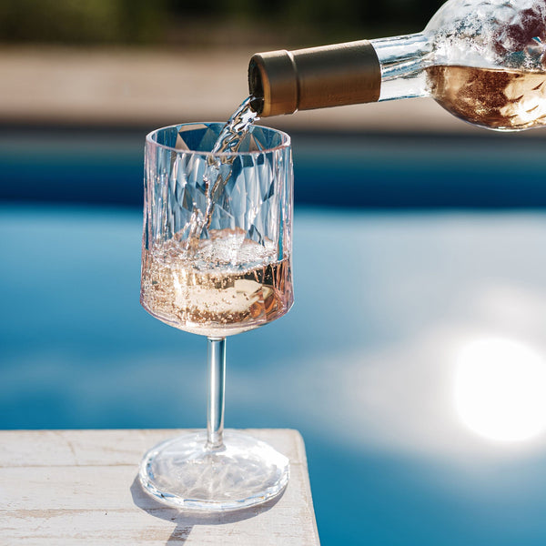 An image of Vietri Superglass Wine Glass