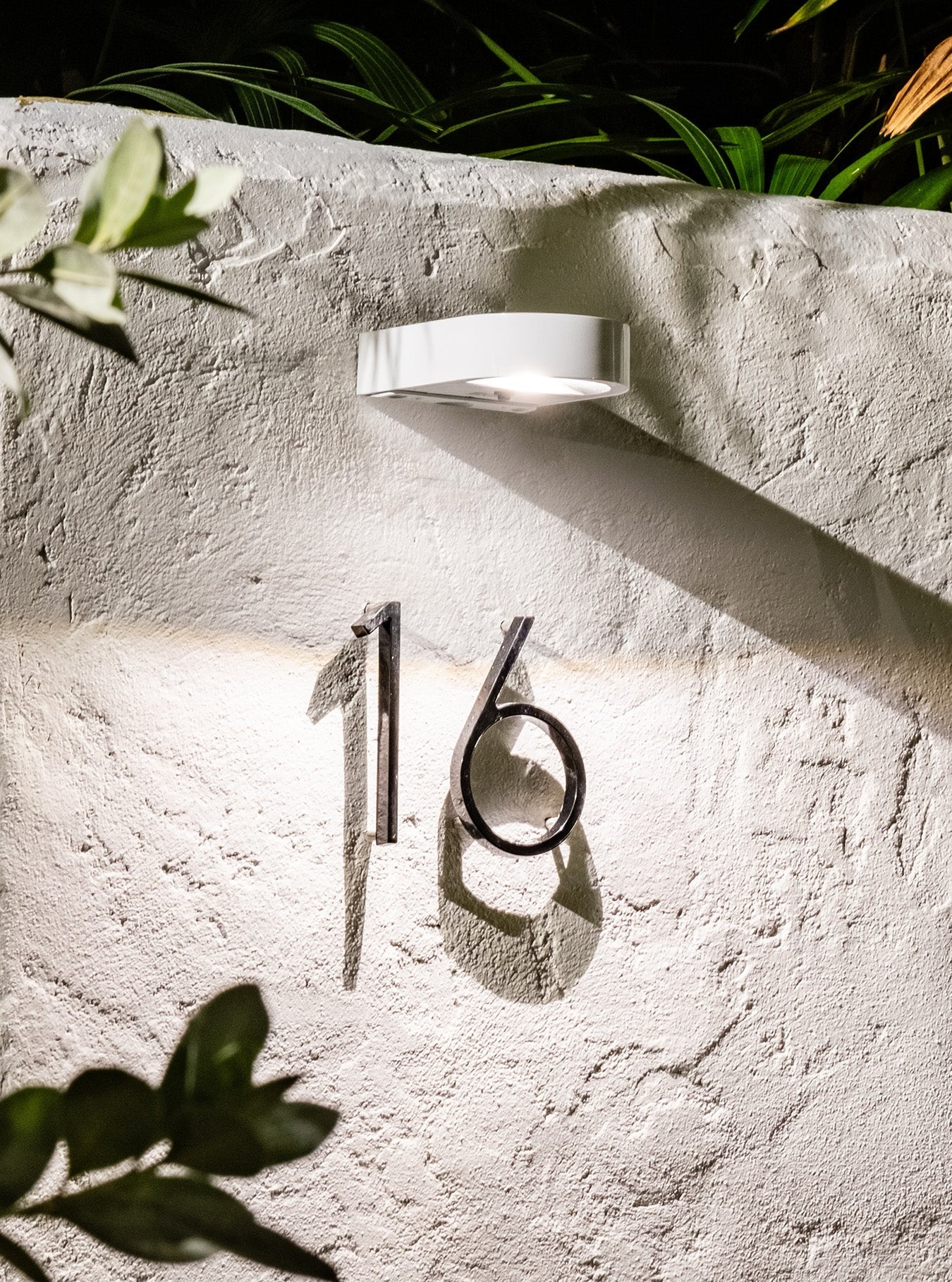 An image of Solzo Post Light