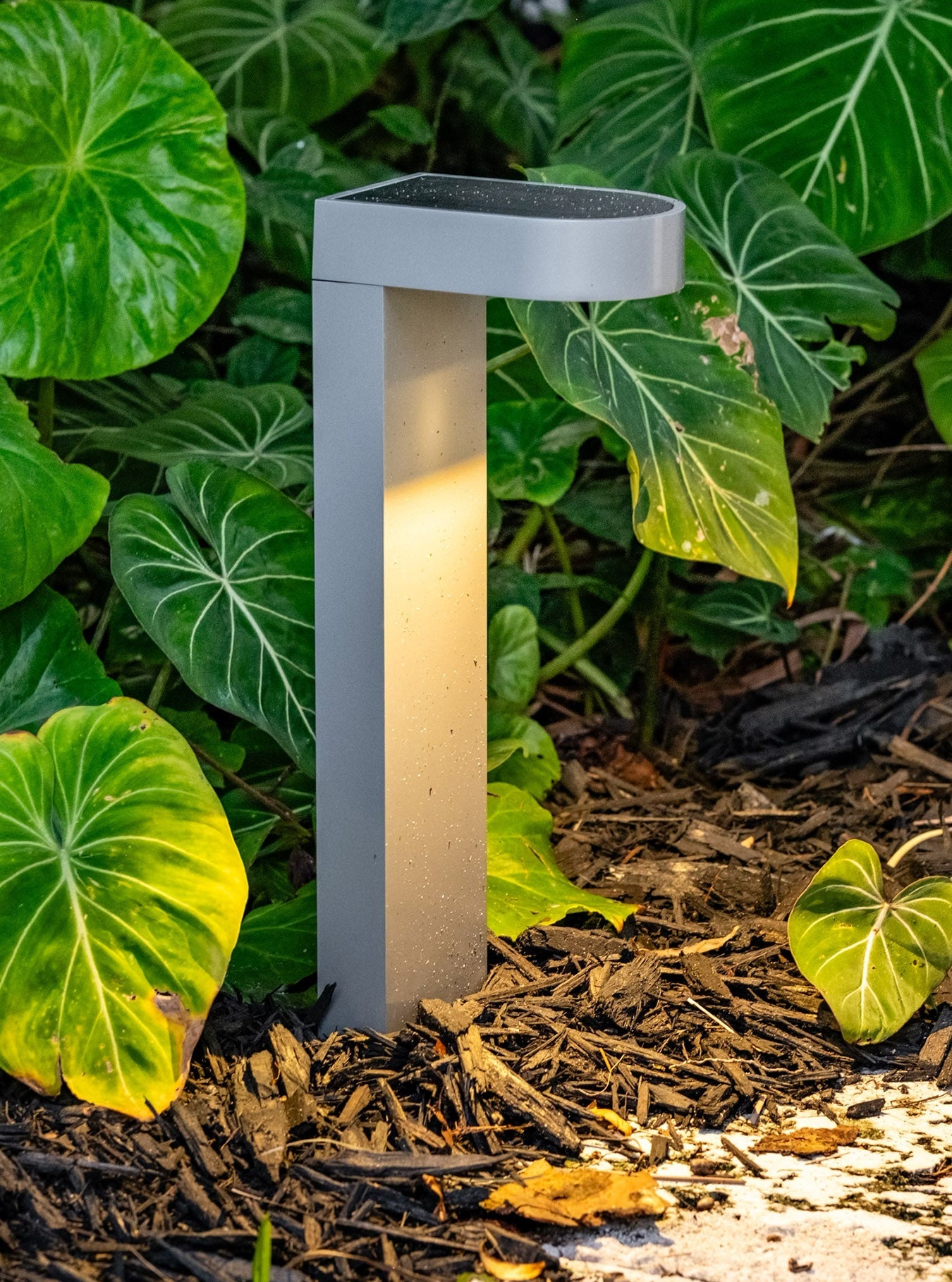 An image of Solzo Walkway Light